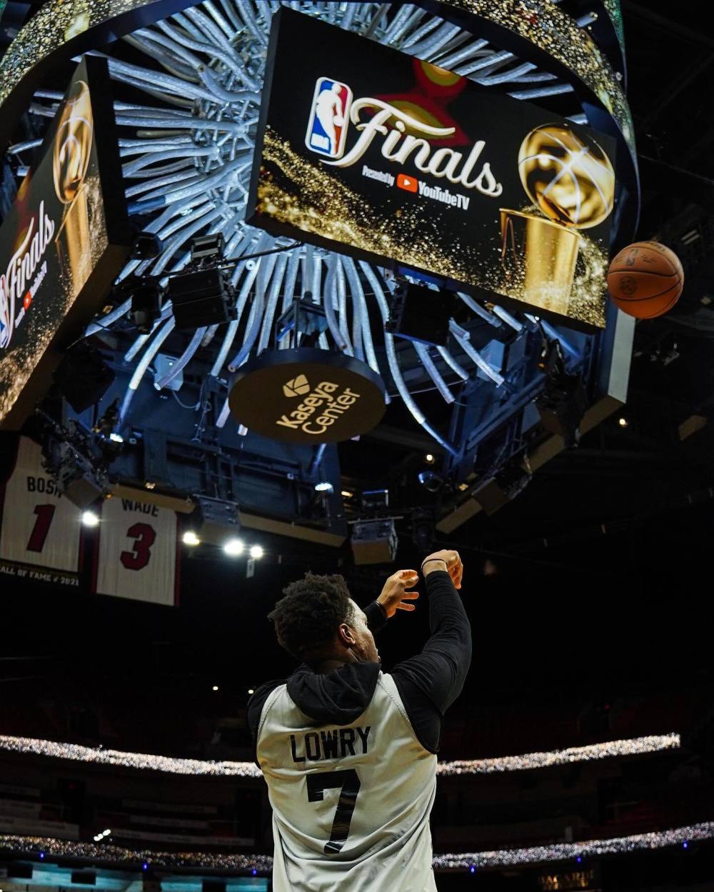  王楚钦复盘输给樊振东 